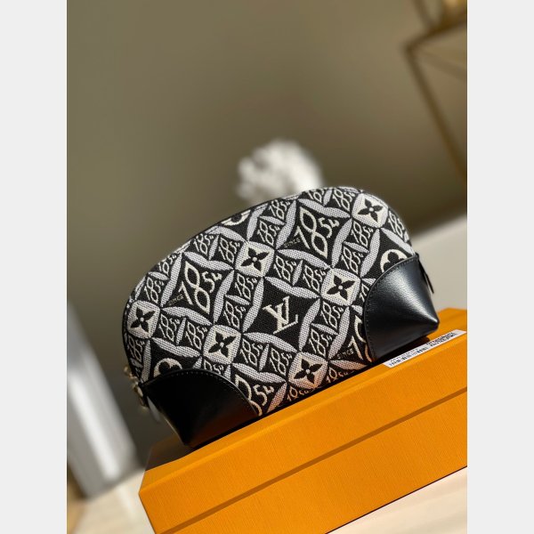 AAA Replica Louis Vuitton Cosmetic M69991 Bags Dola Louis Vuitton 95346